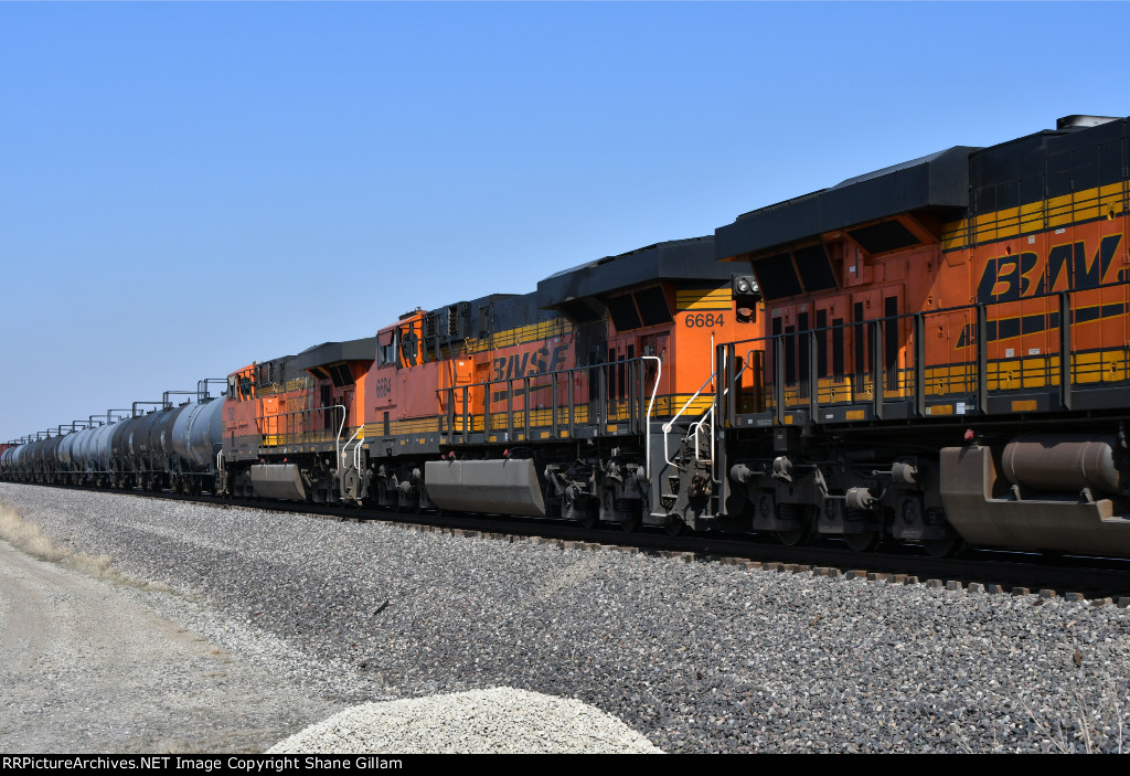 BNSF 6684 Roster shot.